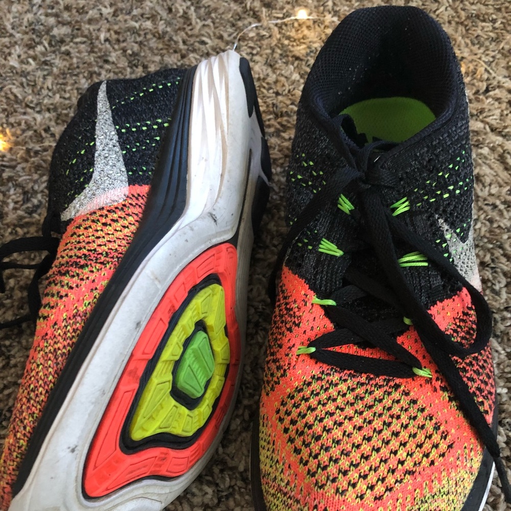 Nike’s - Picture 3 of 4